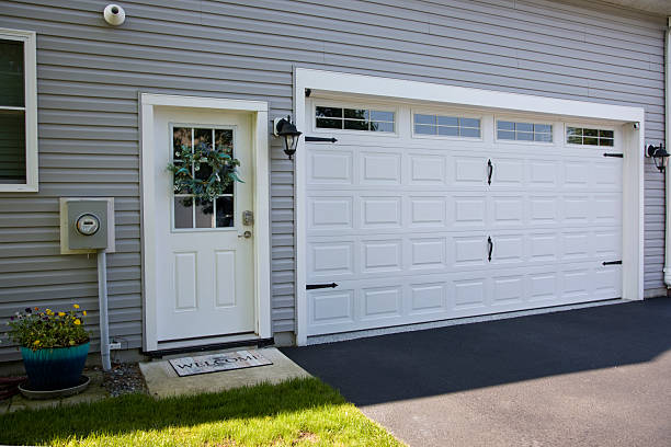 24/7 Emergency Garage Door Panel Replacement experts in Water Valley, MS